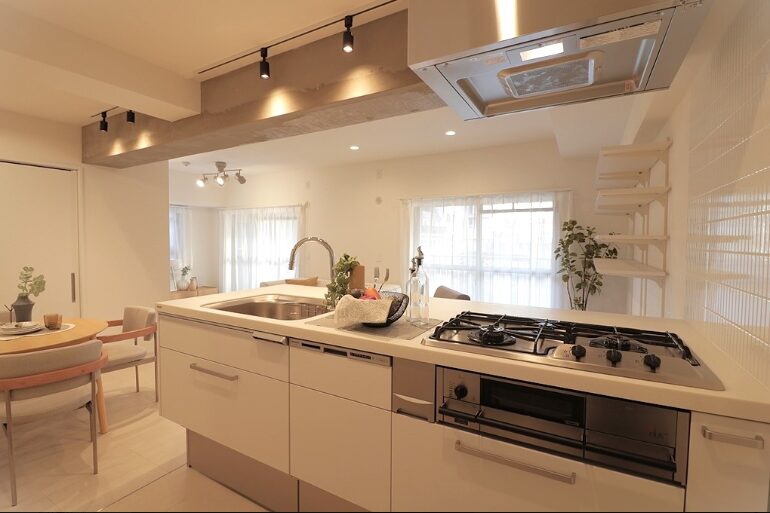 2LDK Corner Apartment in Osaka – Ceresco Court Nakanoshima Park #501